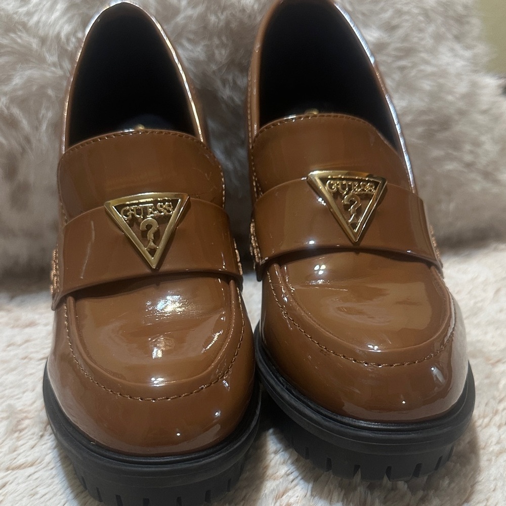 Boutique Guess Patent Leather Block Heel Loafers | G-Logo | 8.5